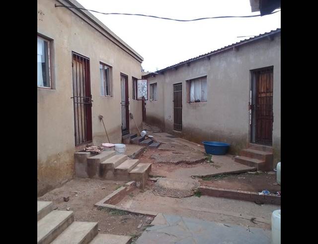 2 BEDROOM HOUSE FOR SALE IN SOUTH HILLS